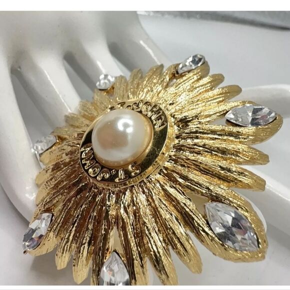 St. John brooches  - Picture 8 of 9